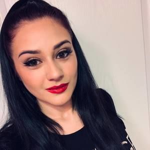 Meet your Posher, Alexandra